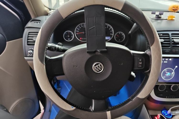 Used Buick GL8 2014 2.4L Executive Edition Steering Wheel