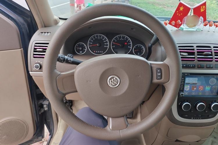 Used Buick GL8 2014 2.4L Comfort Edition Steering Wheel