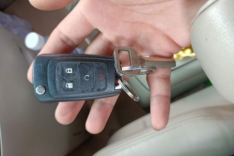 Used Buick GL8 2014 2.4L LT Luxury Business Executive Edition Vehicle Key