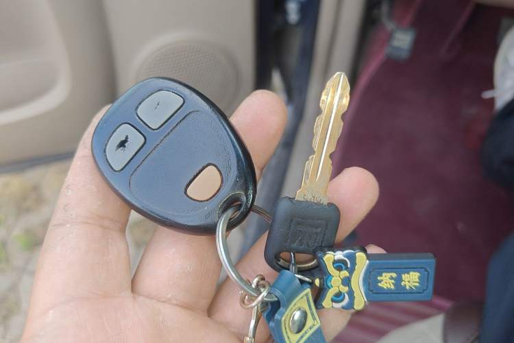 Used Buick GL8 2014 2.4L Classic Edition Vehicle Key