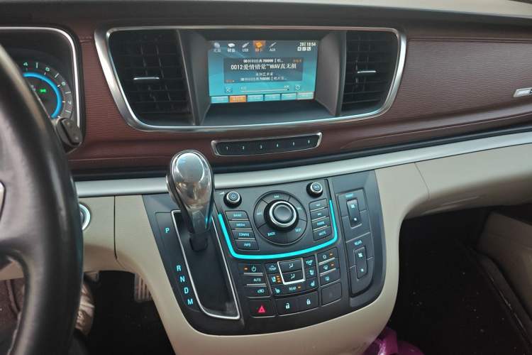 Used Buick GL8 2014 3.0L XT Luxury Business Flagship Edition Audio And AC Panel