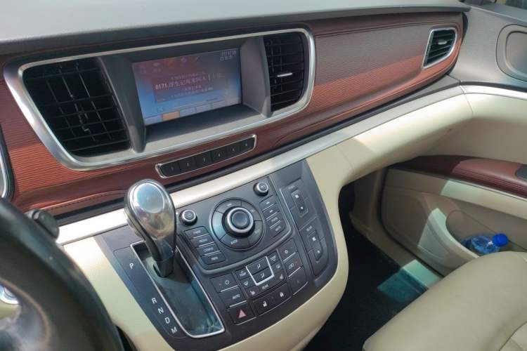 Used Buick GL8 2014 3.0L GT Luxury Business Haoya Edition Audio And AC Panel