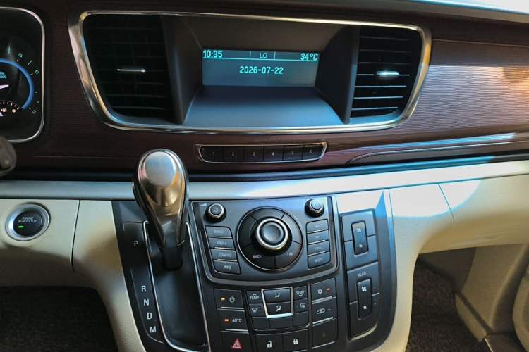 Used Buick GL8 2014 2.4L CT Luxury Business Comfort Edition Audio And AC Panel