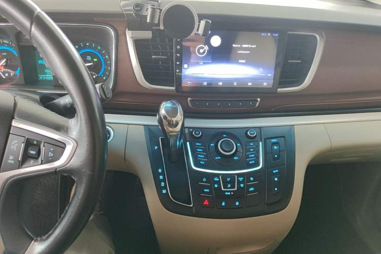 Used Buick GL8 2014 2.4L LT Luxury Business Executive Edition Audio And AC Panel