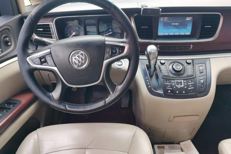 Used Buick GL8 2014 3.0L GT Luxury Business Haoya Edition Audio And AC Panel
