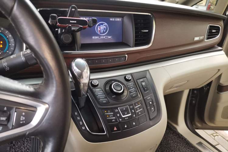 Used Buick GL8 2014 3.0L XT Luxury Business Flagship Edition Audio And AC Panel