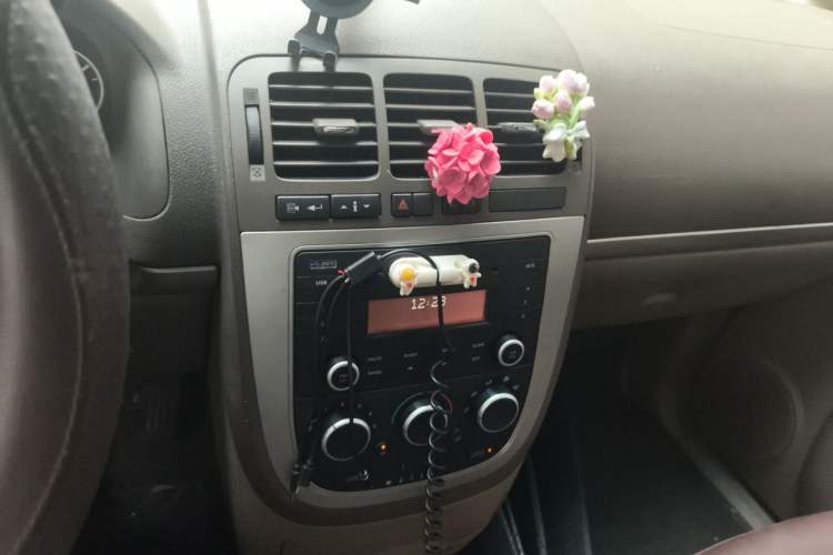 Used Buick GL8 2014 2.4L Classic Edition Audio And AC Panel