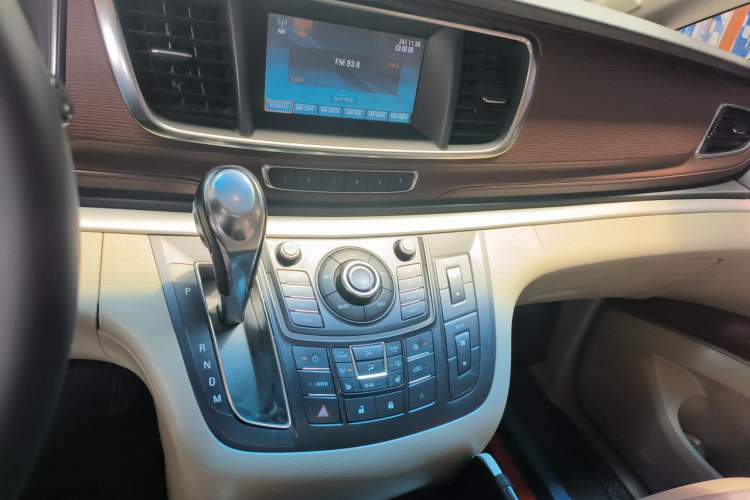 Used Buick GL8 2014 3.0L GT Luxury Business Haoya Edition Audio And AC Panel