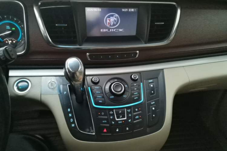Used Buick GL8 2014 3.0L GT Luxury Business Haoya Edition Audio And AC Panel