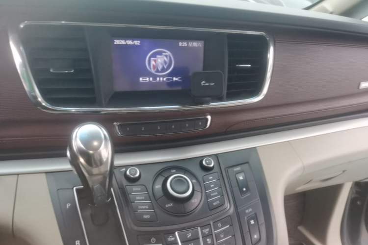 Used Buick GL8 2014 3.0L XT Luxury Business Flagship Edition Audio And AC Panel