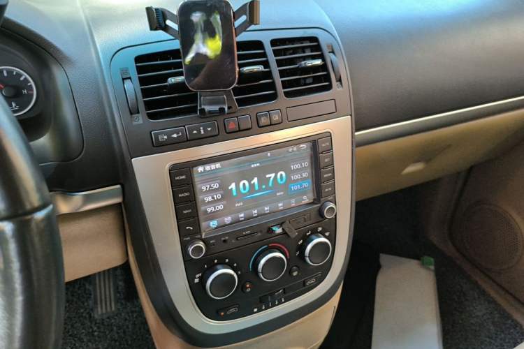 Used Buick GL8 2014 2.4L Executive Edition Audio And AC Panel