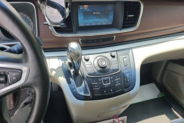 Used Buick GL8 2014 2.4L LT Luxury Business Executive Edition Audio And AC Panel