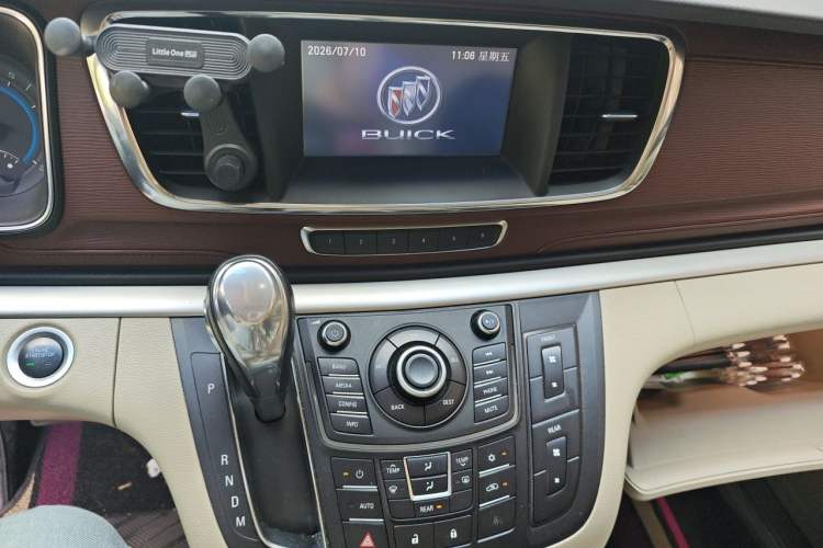 Used Buick GL8 2014 2.4L LT Luxury Business Executive Edition Audio And AC Panel