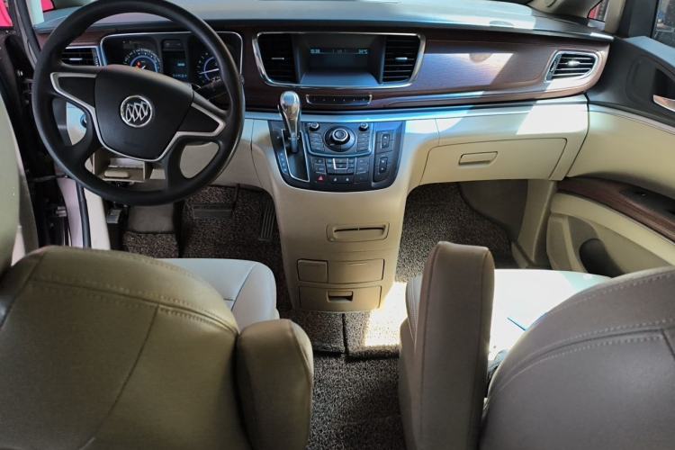 Used Buick GL8 2014 2.4L CT Luxury Business Comfort Edition Center Console
