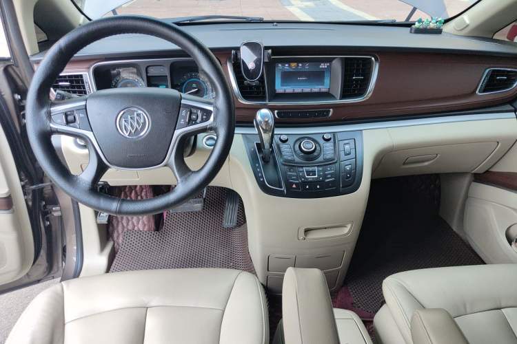 Used Buick GL8 2014 3.0L GT Luxury Business Haoya Edition Center Console