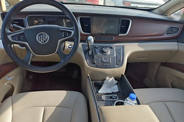Used Buick GL8 2014 2.4L CT Luxury Business Comfort Edition Center Console