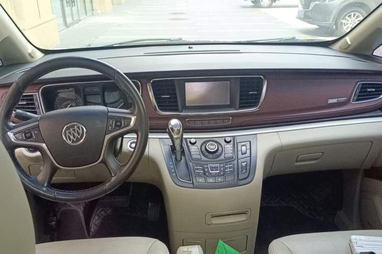 Used Buick GL8 2014 3.0L XT Luxury Business Flagship Edition Center Console