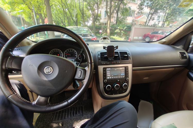 Used Buick GL8 2014 2.4L Executive Edition Center Console