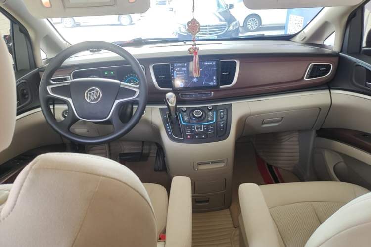 Used Buick GL8 2014 2.4L CT Luxury Business Comfort Edition Center Console