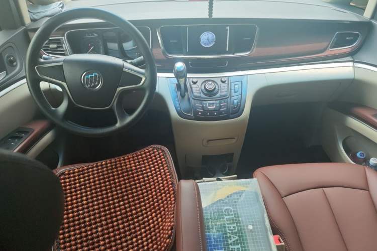 Used Buick GL8 2014 2.4L CT Luxury Business Comfort Edition Center Console