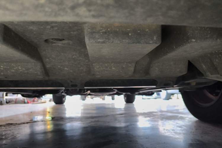 Used Buick GL8 2014 2.4L CT Luxury Business Comfort Edition Chassis Front