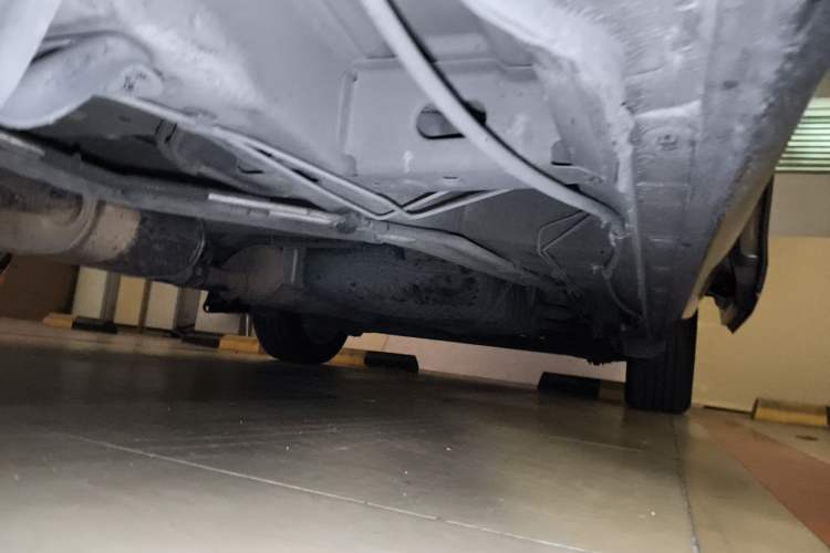 Used Buick GL8 2014 2.4L CT Luxury Business Comfort Edition Chassis Front Left