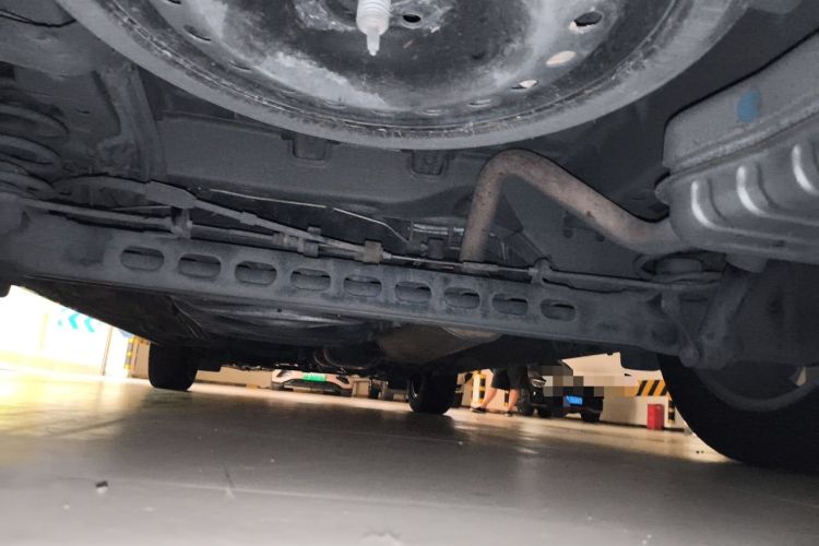 Used Buick GL8 2014 2.4L CT Luxury Business Comfort Edition Chassis Rear
