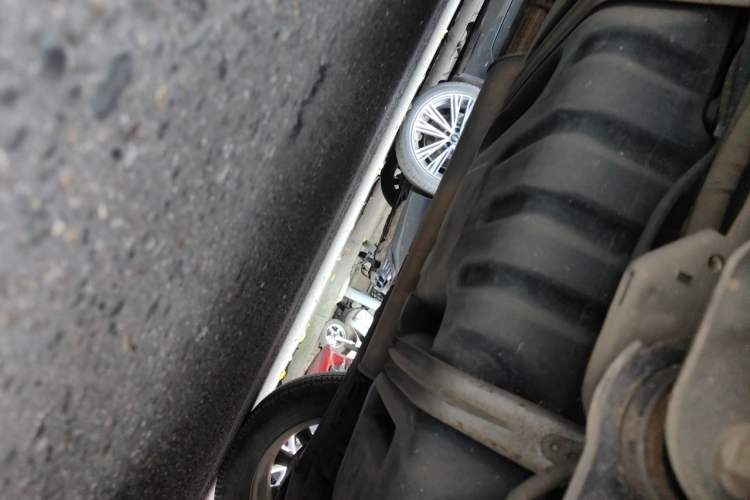 Used Buick GL8 2014 2.4L CT Luxury Business Comfort Edition Chassis Rear Left