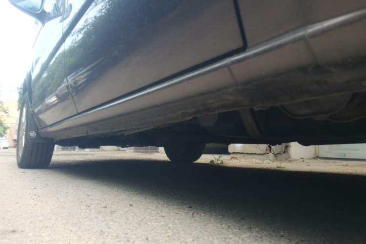 Used Buick GL8 2014 2.4L Classic Edition Chassis Rear Left
