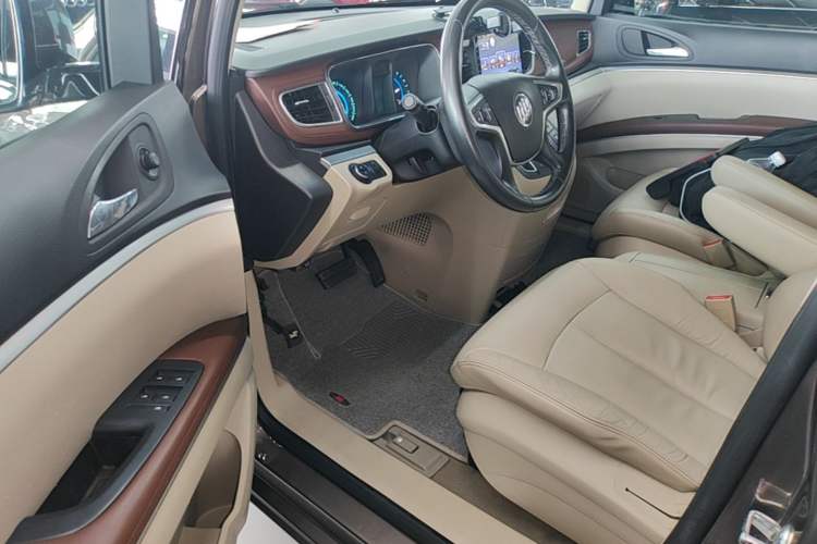 Used Buick GL8 2014 2.4L LT Luxury Business Executive Edition Driver Seat