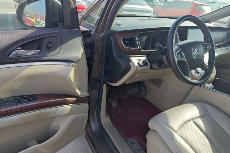 Used Buick GL8 2014 2.4L CT Luxury Business Comfort Edition Driver Seat
