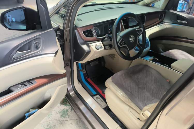 Used Buick GL8 2014 3.0L GT Luxury Business Haoya Edition Driver Seat