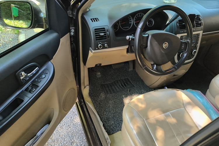 Used Buick GL8 2014 2.4L Executive Edition Driver Seat