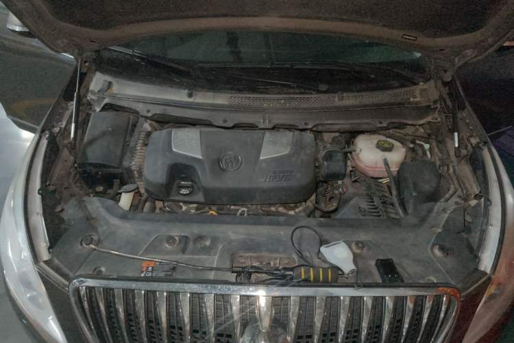 Used Buick GL8 2014 3.0L GT Luxury Business Haoya Edition Engine Bay