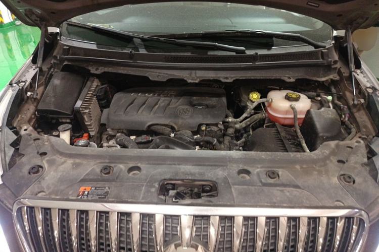 Used Buick GL8 2014 2.4L LT Luxury Business Executive Edition Engine Bay