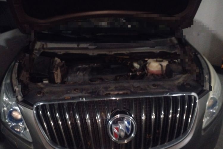 Used Buick GL8 2014 2.4L LT Luxury Business Executive Edition Engine Bay