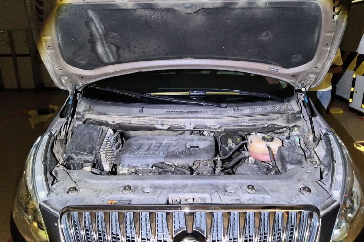 Used Buick GL8 2014 2.4L CT Luxury Business Comfort Edition Engine Bay