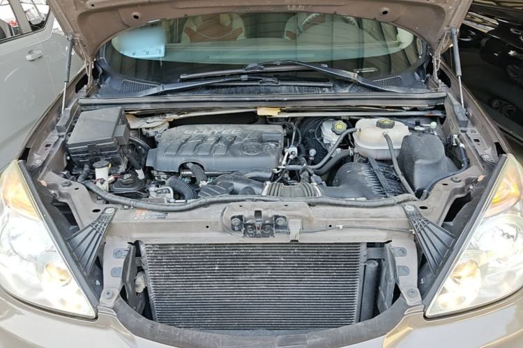 Used Buick GL8 2014 2.4L Classic Edition Engine Bay