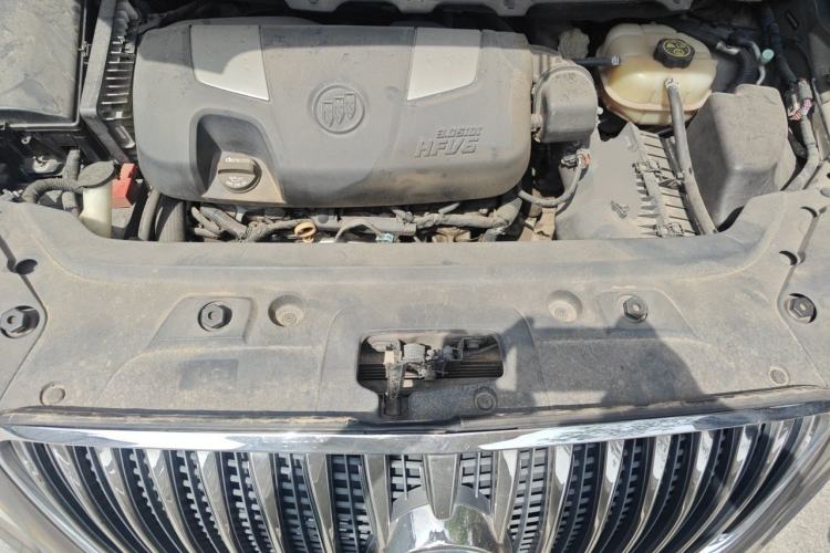 Used Buick GL8 2014 3.0L GT Luxury Business Haoya Edition Engine Bay