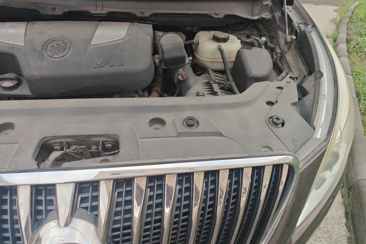 Used Buick GL8 2014 3.0L XT Luxury Business Flagship Edition Engine Bay Left