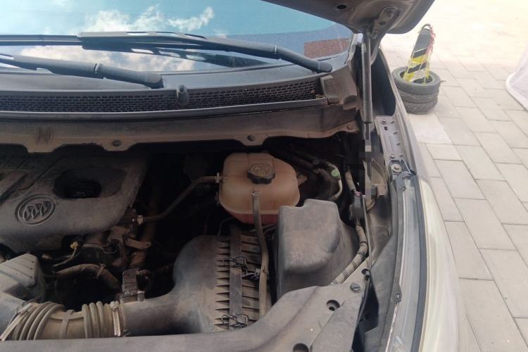 Used Buick GL8 2014 2.4L CT Luxury Business Comfort Edition Engine Bay Left