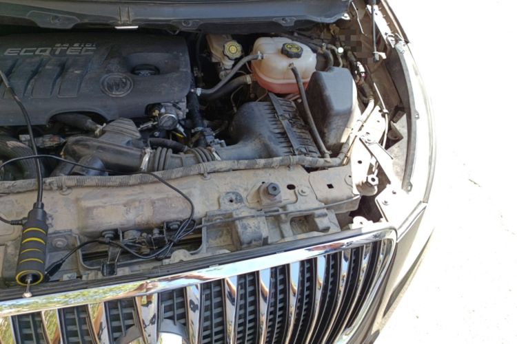 Used Buick GL8 2014 2.4L LT Luxury Business Executive Edition Engine Bay Left