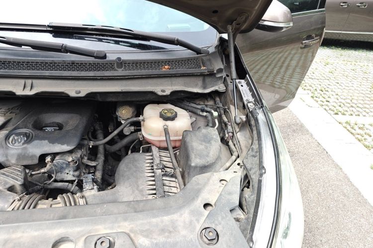 Used Buick GL8 2014 2.4L CT Luxury Business Comfort Edition Engine Bay Left