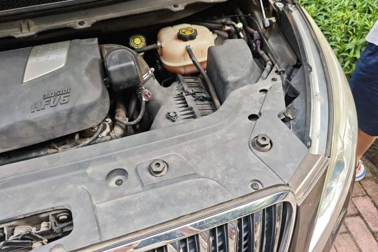 Used Buick GL8 2014 3.0L GT Luxury Business Haoya Edition Engine Bay Left