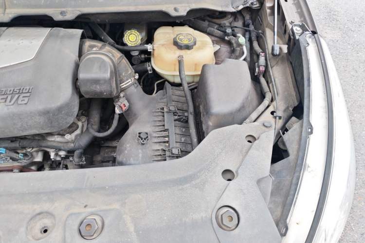 Used Buick GL8 2014 3.0L GT Luxury Business Haoya Edition Engine Bay Left