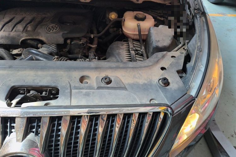 Used Buick GL8 2014 2.4L CT Luxury Business Comfort Edition Engine Bay Left