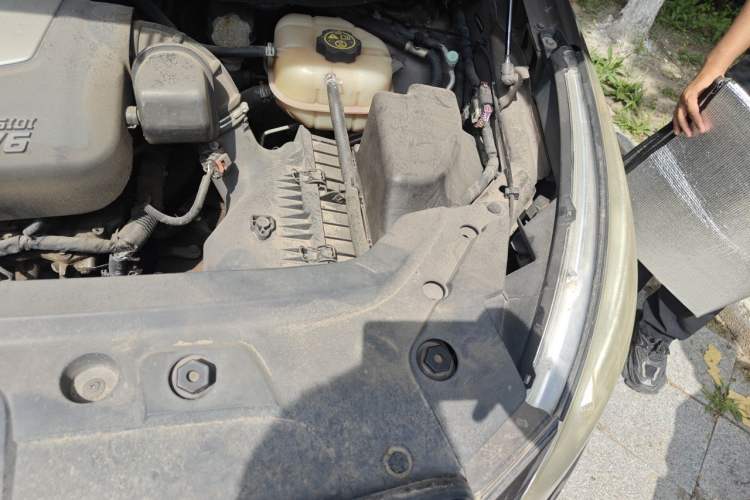 Used Buick GL8 2014 3.0L GT Luxury Business Haoya Edition Engine Bay Left