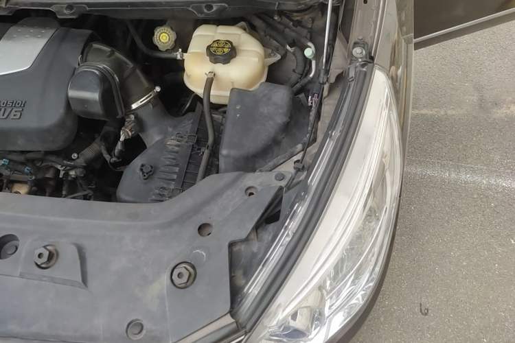 Used Buick GL8 2014 3.0L GT Luxury Business Haoya Edition Engine Bay Left