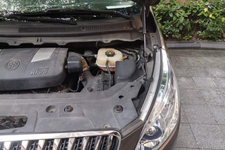 Used Buick GL8 2014 3.0L XT Luxury Business Flagship Edition Engine Bay Left