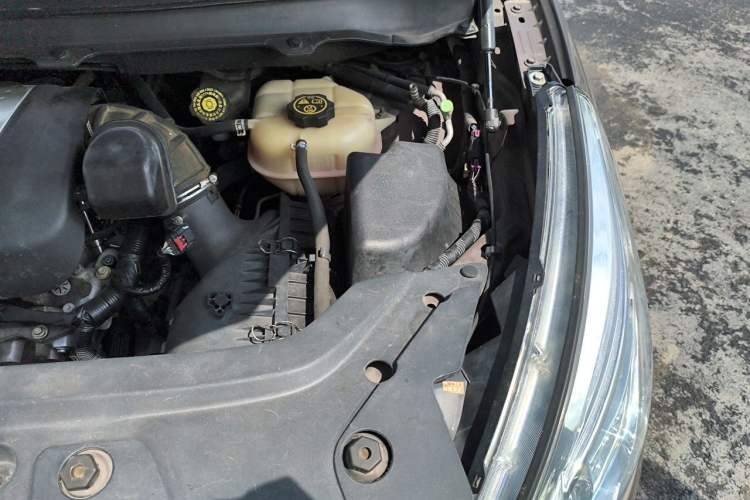 Used Buick GL8 2014 3.0L GT Luxury Business Haoya Edition Engine Bay Left